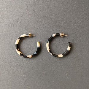 Tortoise Shell Resin Earrings Just